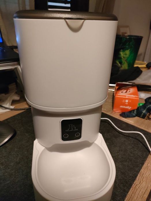 Alimentador automático programável para animais de estimação