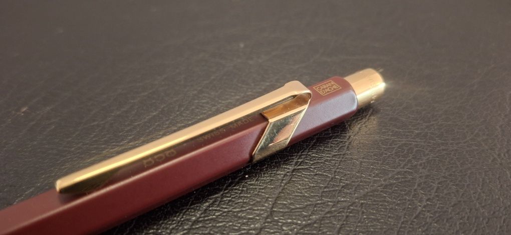 Caran D'Ache 858