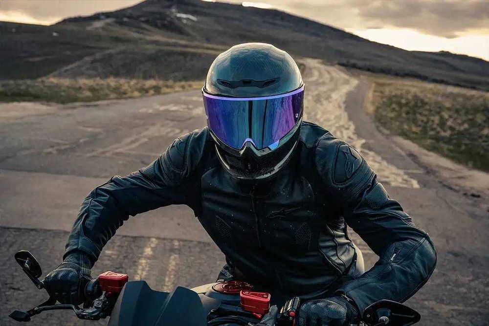 Ruroc EOX RAW CARBON - в наявності всі розміри