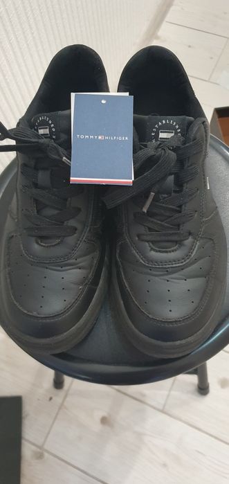 Дитячі кросівки Tommy Hilfiger T3B9-32479 (розмір 38, стан нових)