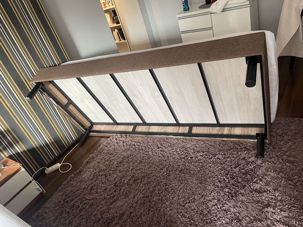 1 Łóżko hotelowe metalowa konstrukcja  likwidacja Apartamentu