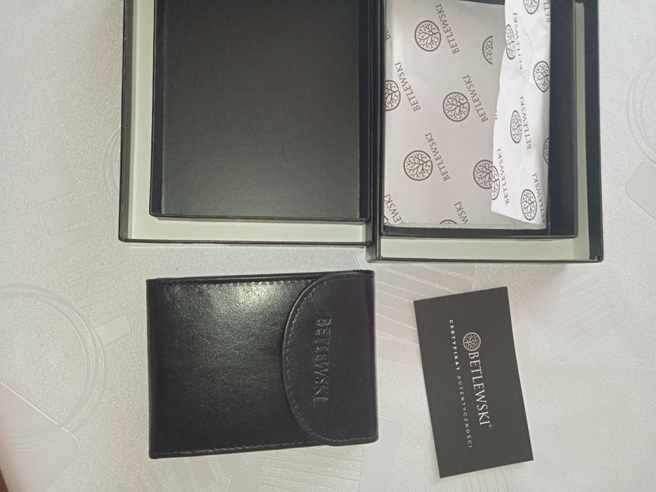 Продам визитницу