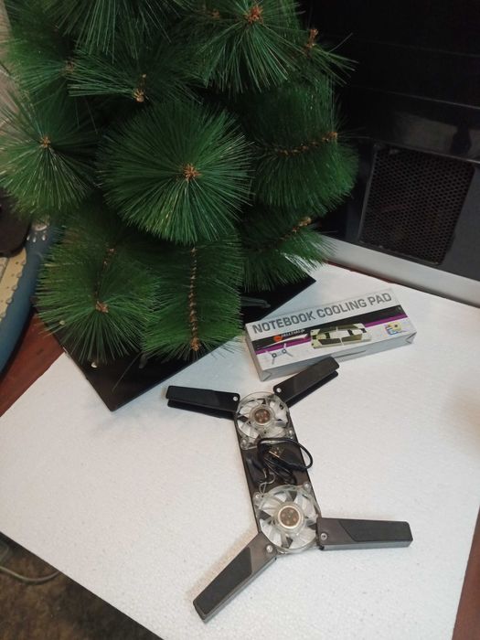 Охлаждающая подставка для ноута