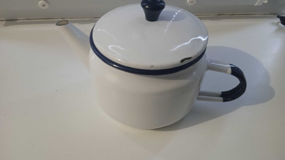 Новый советский эмалированный чайник