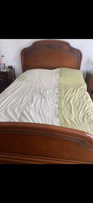 Cama madeira maciça 140