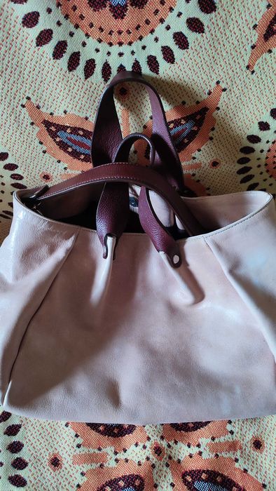 Кожаная сумка на кнопке