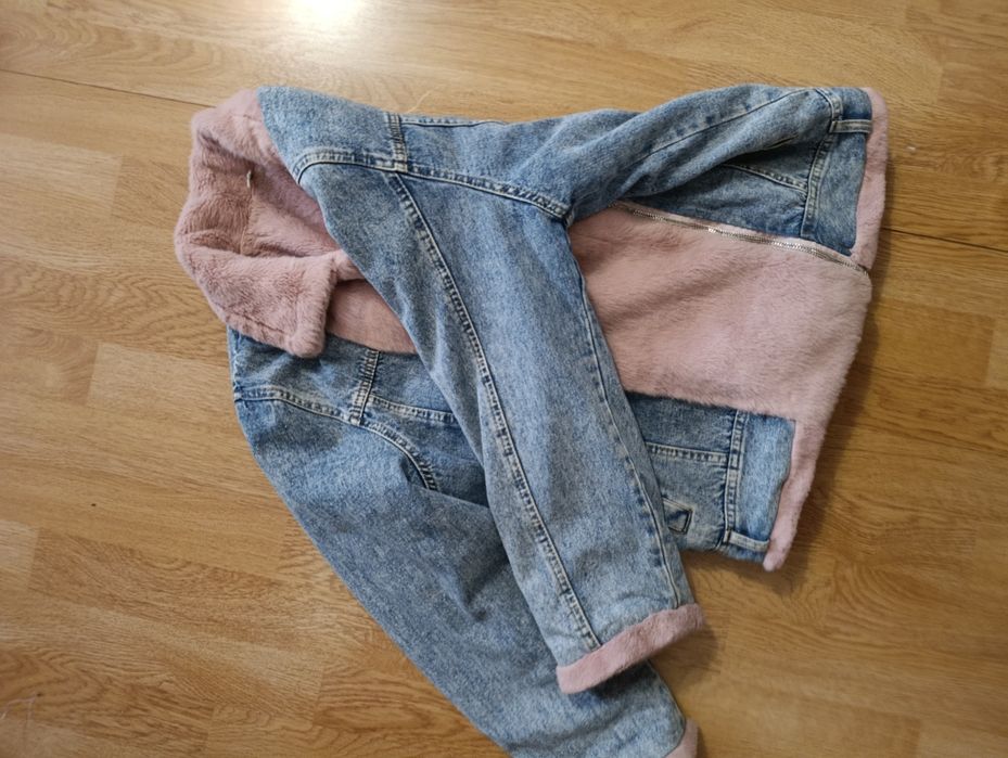 Продам джинсову куртку