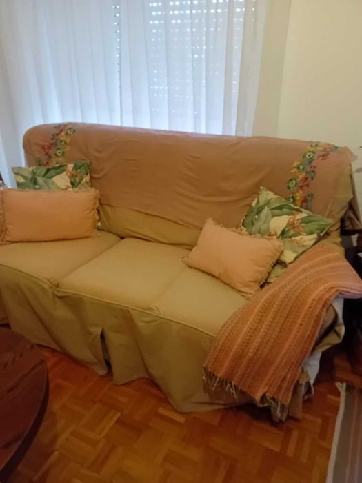 Sofá cama e poltronas