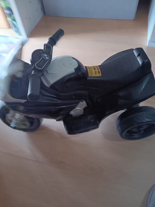 Moto de criança a bateria com carregador