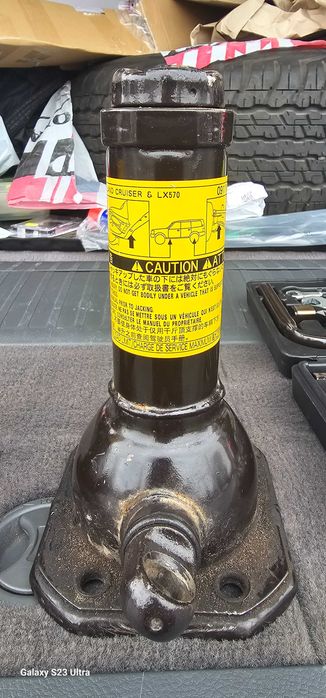 НОВИЙ! Домкрат тойота ленд крузер 200