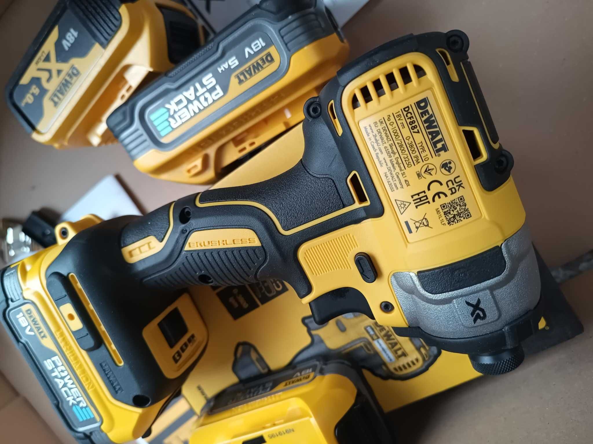 Zakrętarka DeWalt DCF887 + zestaw 10 bitów udarowych PZ1 PZ2 PZ3