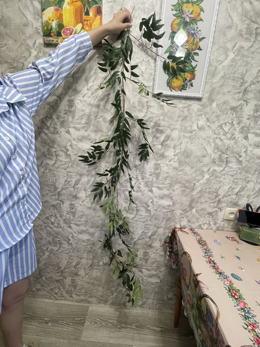 Штучні квіти та зелень