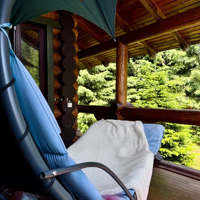 Затишний котедж на 6-8 гостей с гарним розташуванням біля лісу