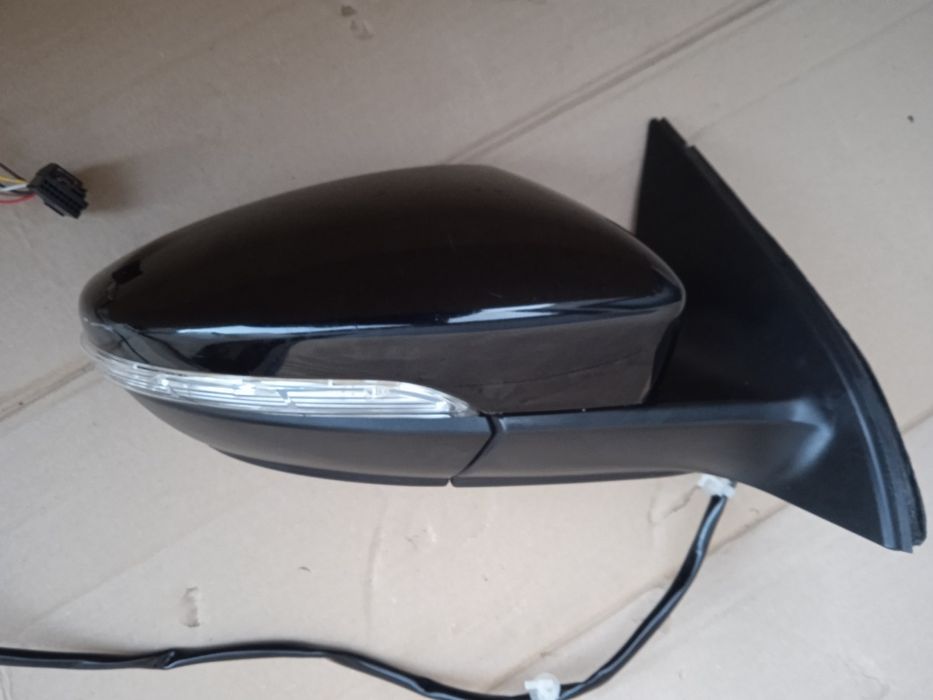 VW Passat B7 Lusterko Prawe 6pin LC9X