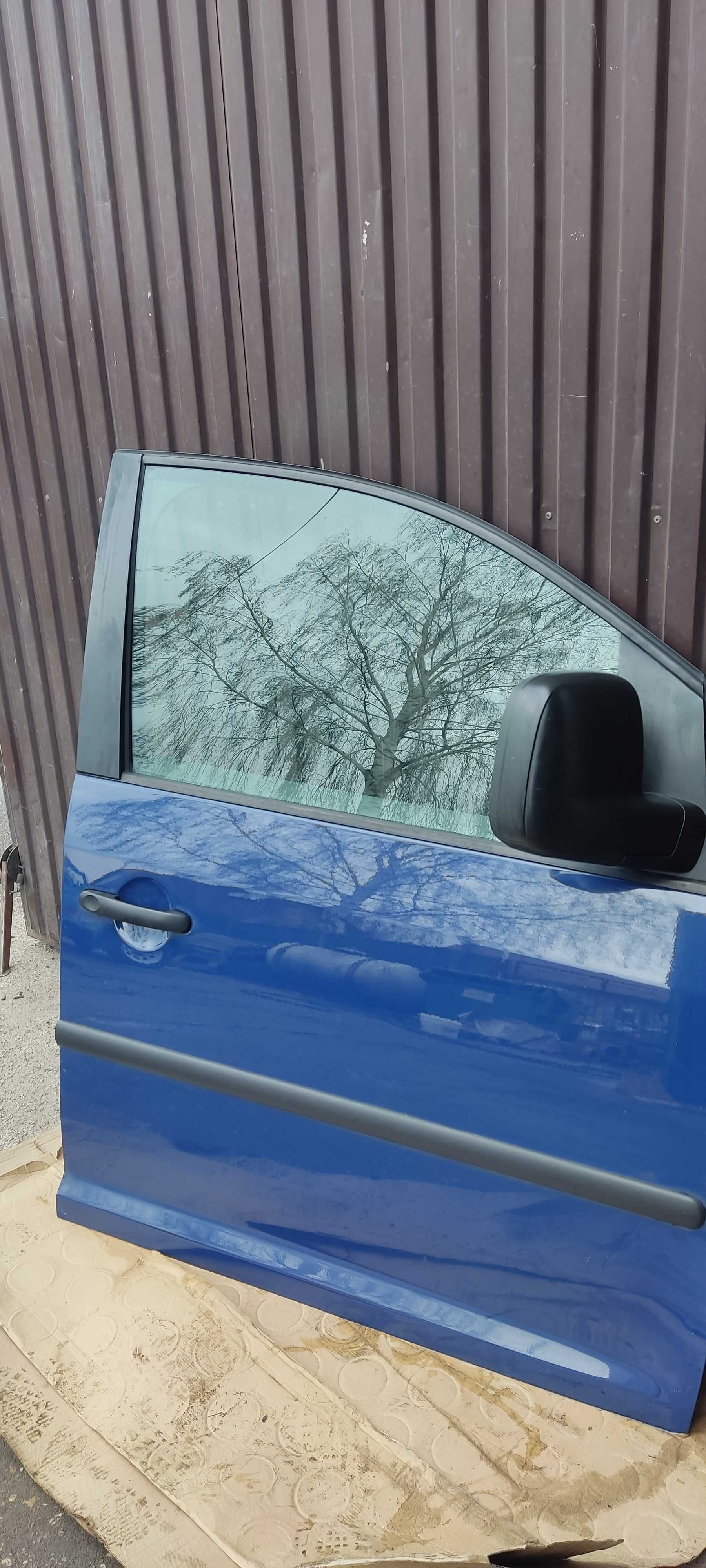 Drzwi prawe / Caddy 2008 r kolor L320
