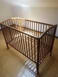 Cama/berço em madeira