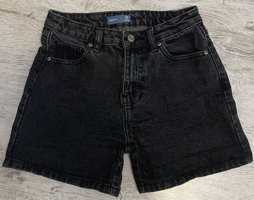 Czarne krótkie spodenki szorty mom fit rozmiar 32 XXS Sinsay
