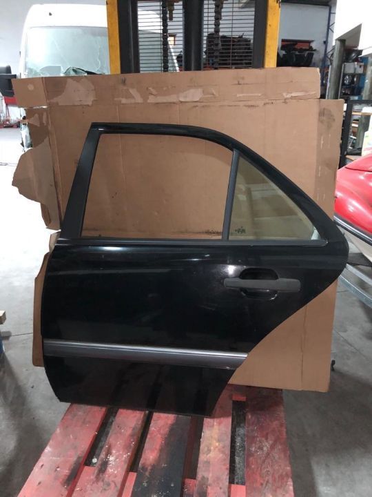Porta tras direita mercedes c180 c200 c 220 w202