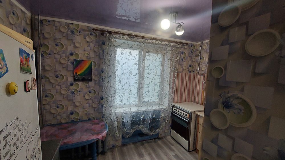 Продам 1к.квартиру 1эт есть балкон.центр.у моря.