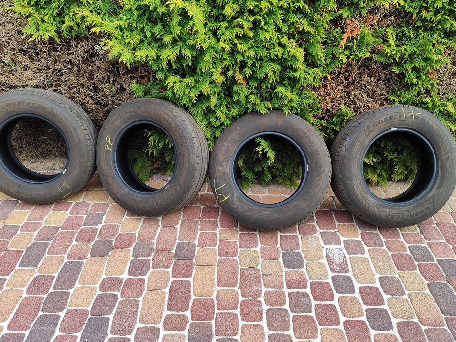 Goodyear efficientGrip Cargo2 letnie opony 205/75R 16C 113/111T koniec