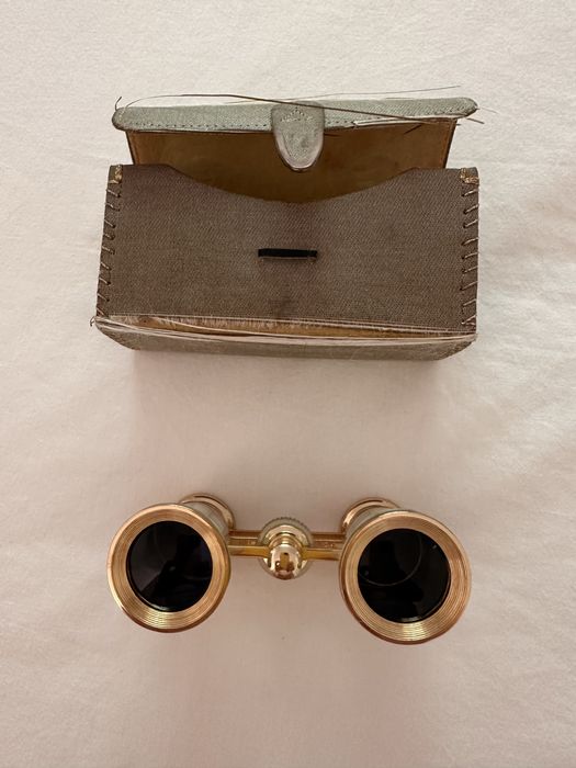 Antigos binoculos opera e teatro madreperola e latão