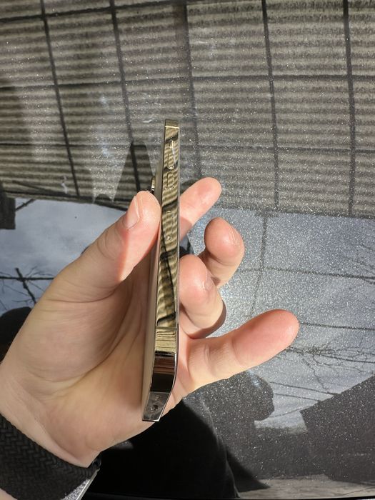 Продається iPhone 14 Pro 128 ГБ (золотий колір)