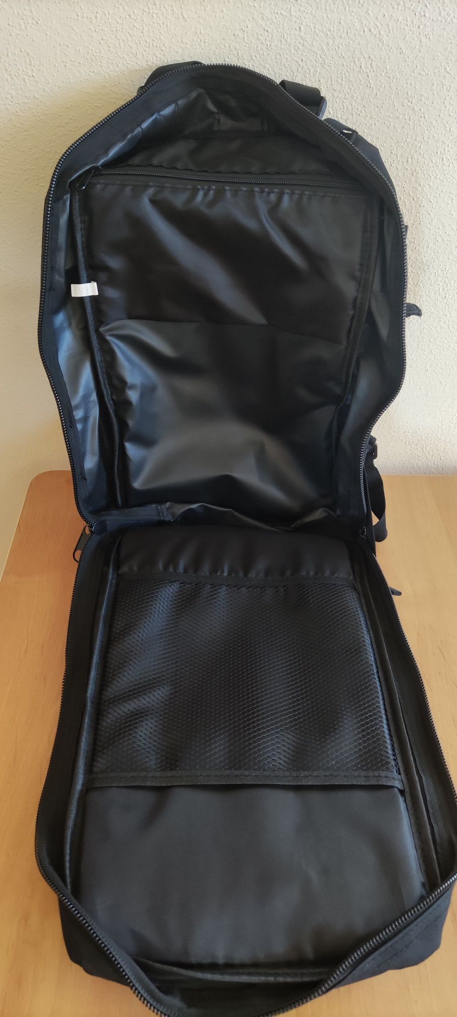 Mochila táctica preta