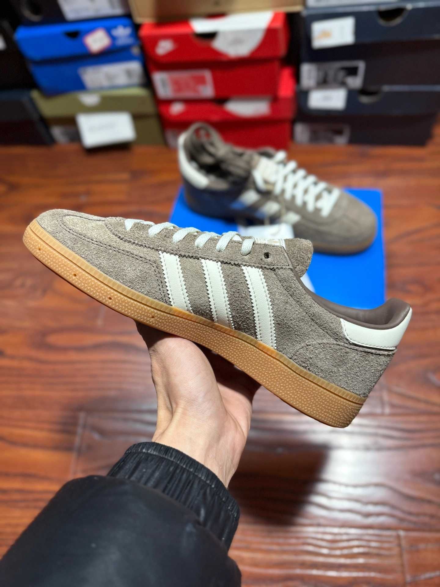 buty Espadryle adidas HandballSpezial brown Espadryle R.39