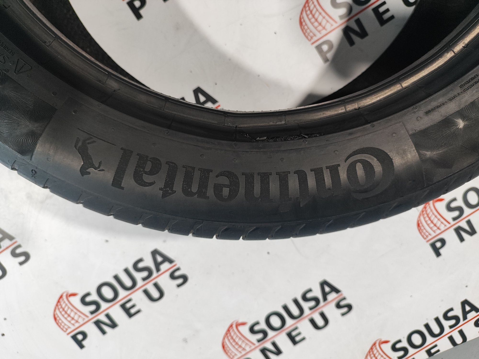 2 pneus semi novos 225-55R19 Continental - Oferta dos Portes - 170 Eur