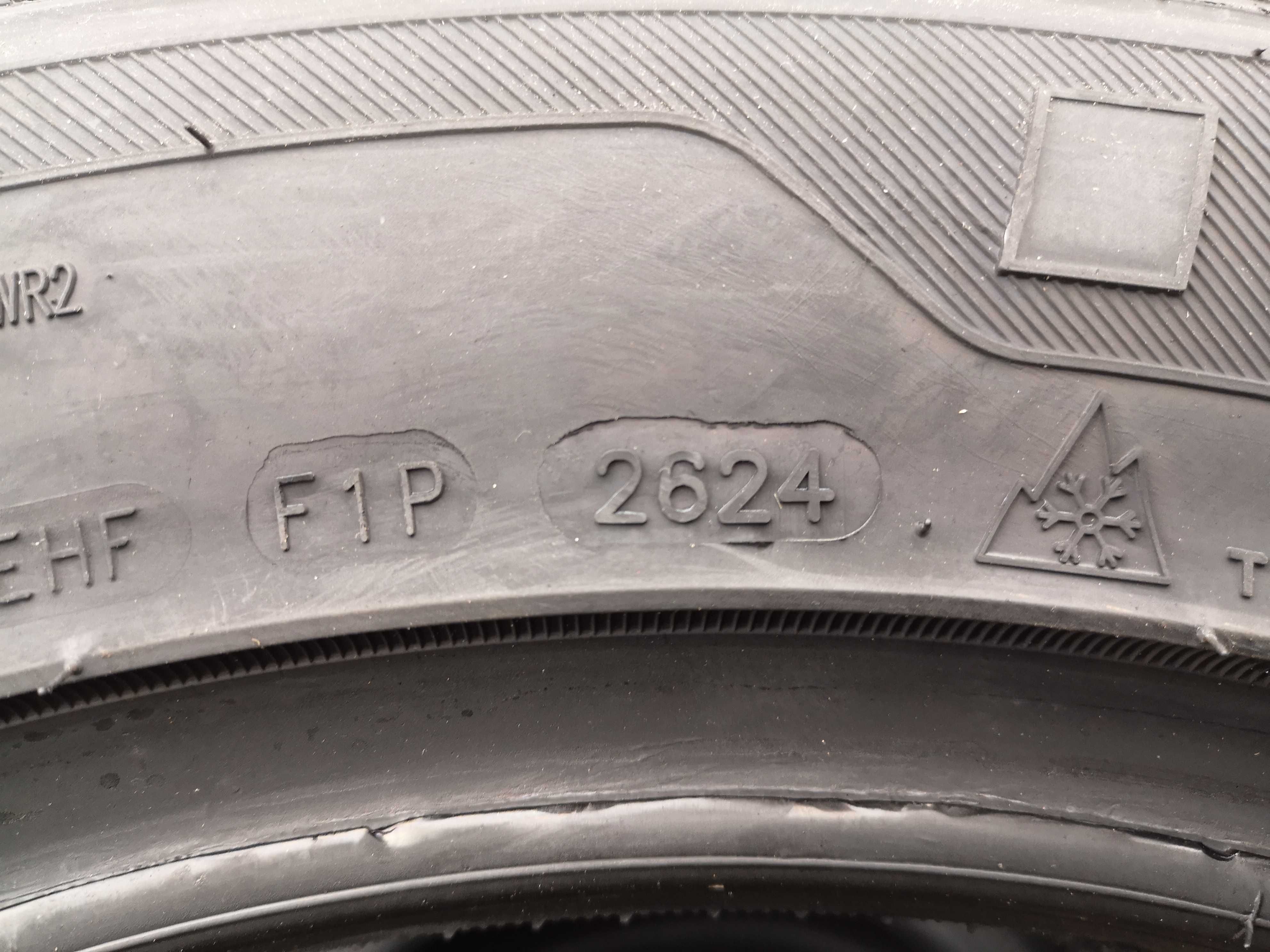 215/55 R17 98V XL - Tracmax Ice-Plus S210 (4 sztuki) NOWE