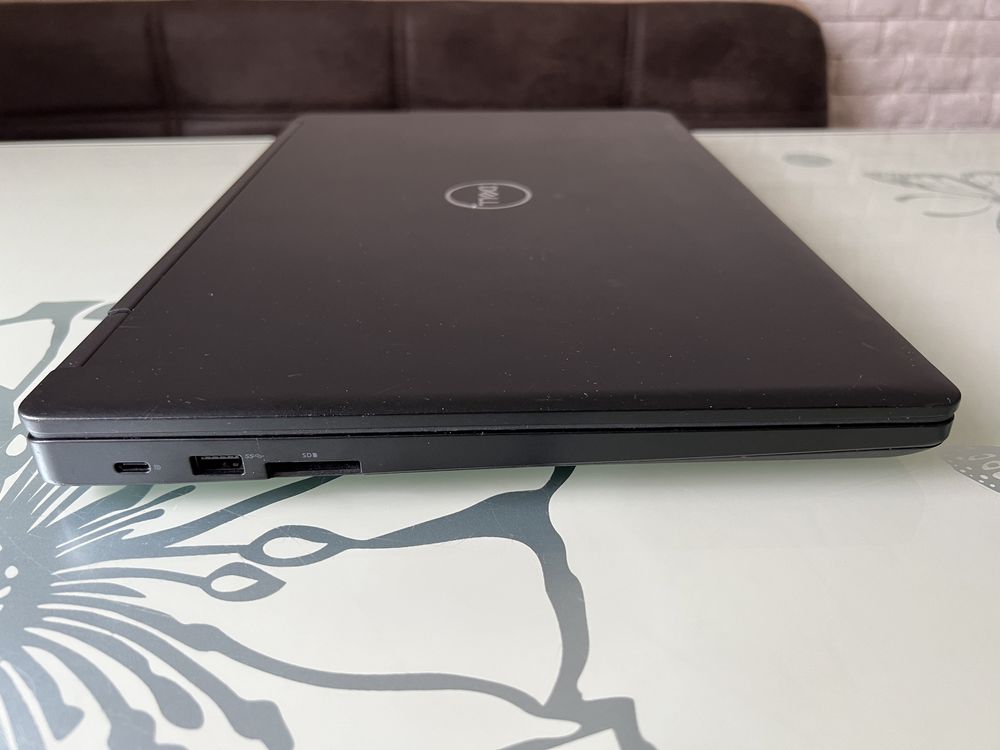 Dell 5590/i5-8250U/15.6" HD/RAM 8GB/SSD 128GB