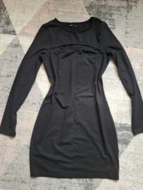 Czarna sukienka midi dopasowana z wycięciem rozm. L Sinsay