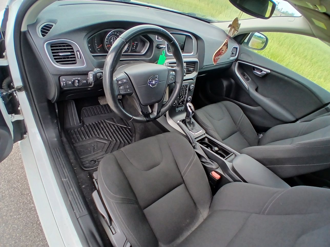 Volvo v40 2.0d. Automat.