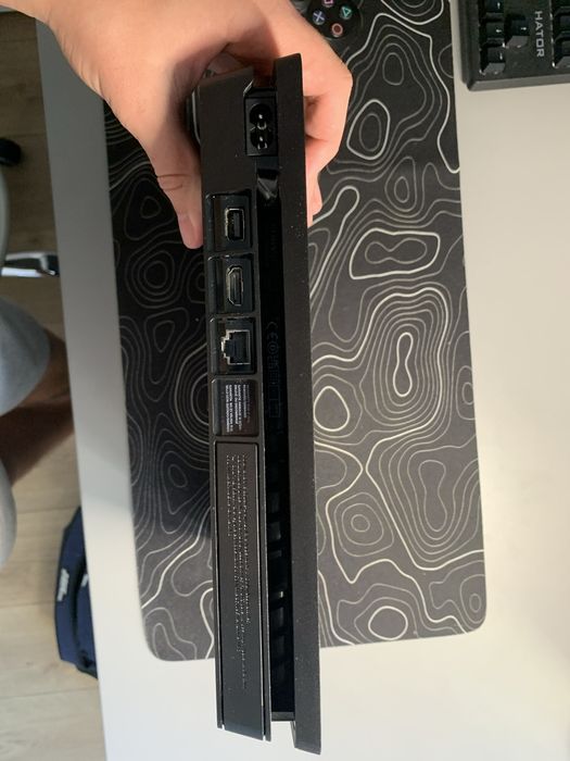 Ps4 slim 500гб +2джойстика і 4 гри б/у