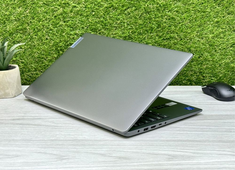 Lenovo Ideapad Slim 3 15iah8 (Core i5-12450h, 16Gb DDR5, 15.6 IPS)