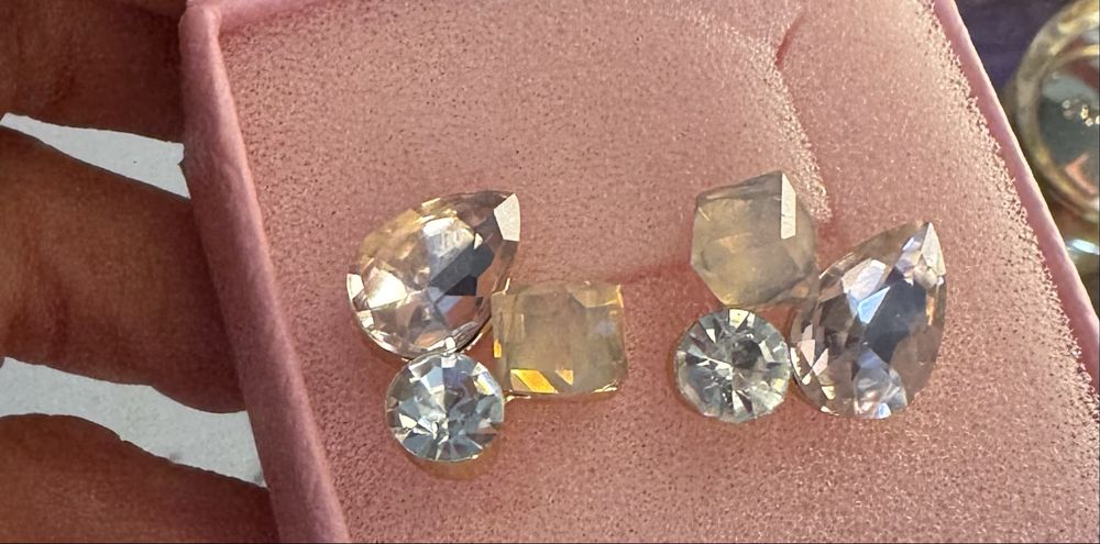 Nowe, piękne kokczyki z krysztalami Swarovski okazja