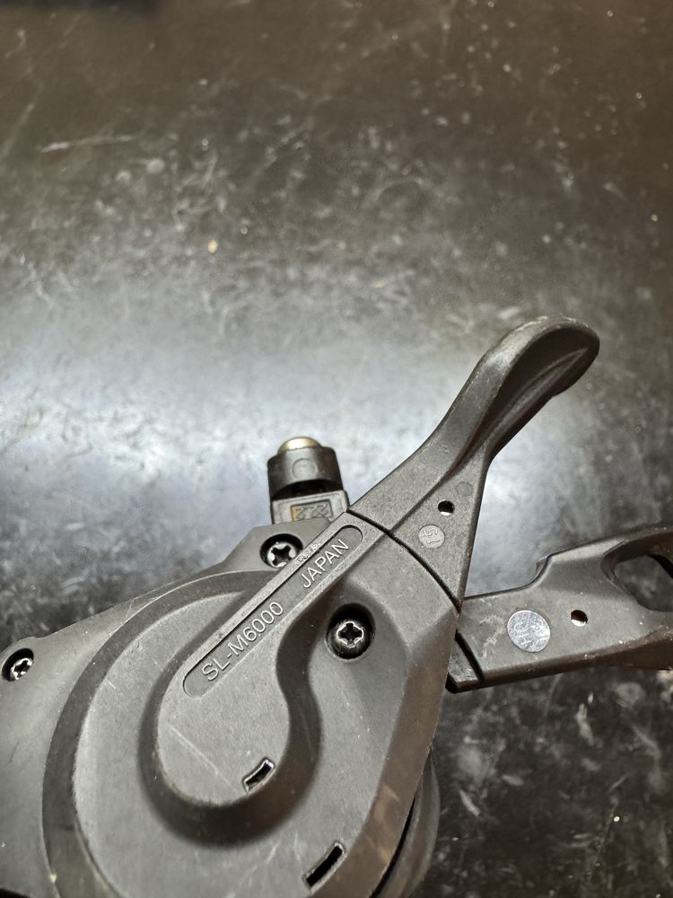 Manetka prawa Shimano deore sl-m6000 10rz