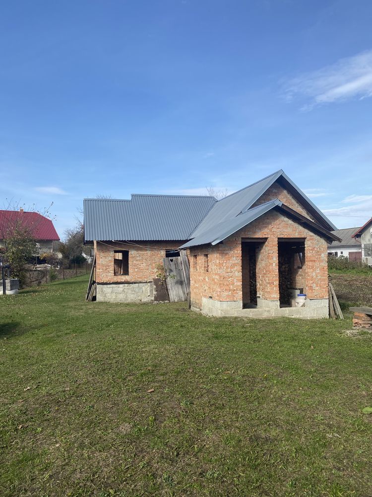 Продаж будинку з землею
