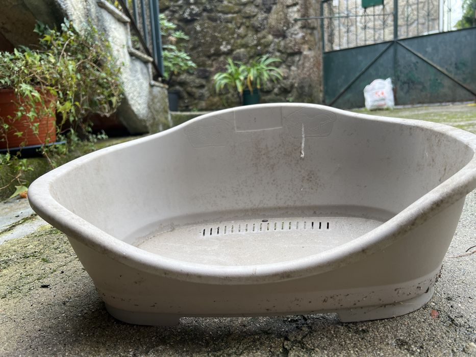 Cama para cao em plastico