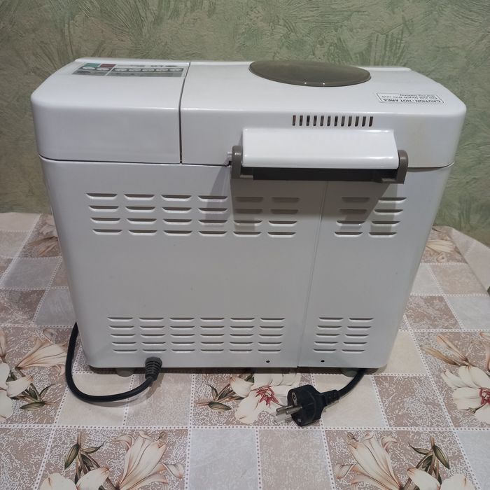 Хлібопічка LG HB-151 JE