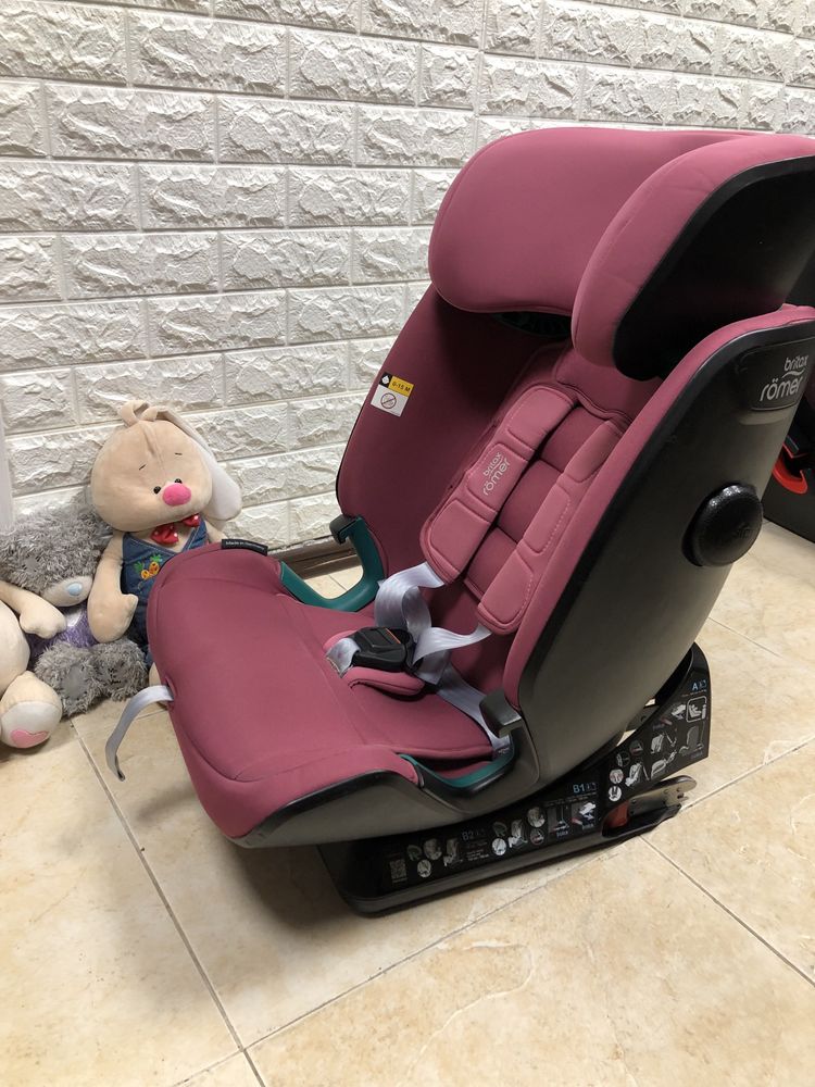 Автокрісло Britax Romer Advansafix i-Size Група 1/2/3 (9-36кг)