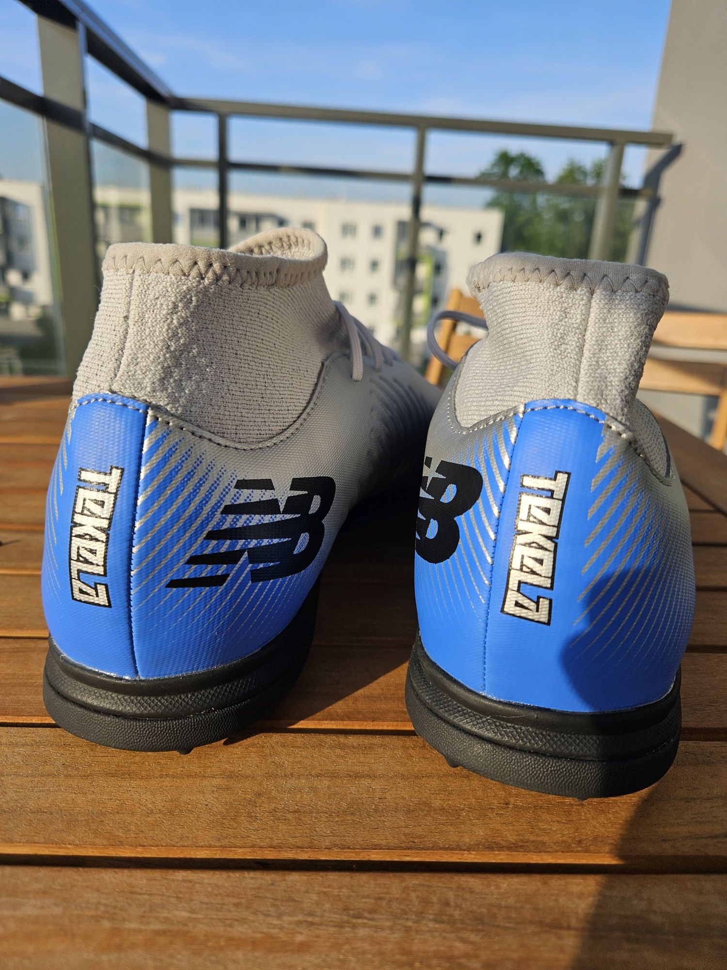 NOWE Buty piłkarskie turfy New Balance Tekela v4 srebrne