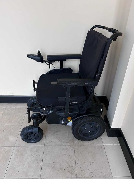 Cadeira de rodas elétrica Quickie Q200R