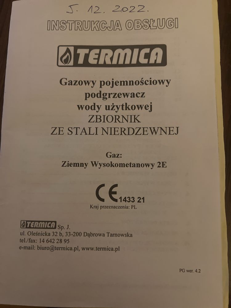Gazowy,pojemnościow podgrzewacz wody użytk. ze stali nierdzewnej