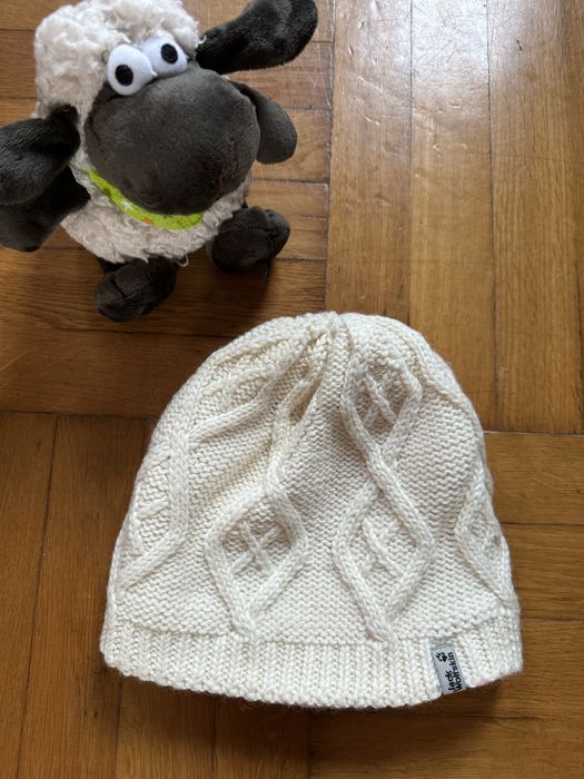 Шапка жіноча вязана зимова