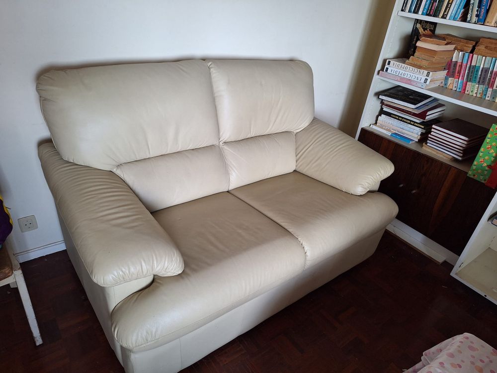 Sofá de cabedal branco