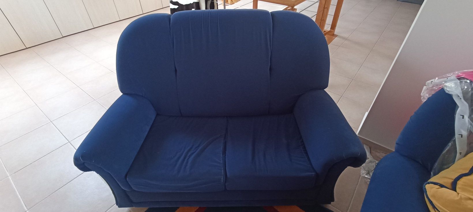 Sofá tecido courtisane azul