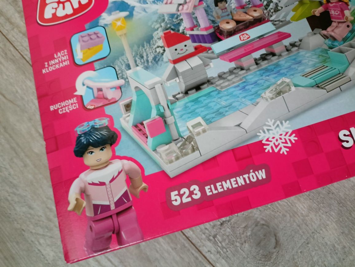 Klocki jak LEGO - śnieżny plac zabaw