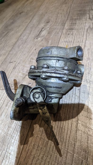 Продається бензонасос газ 52