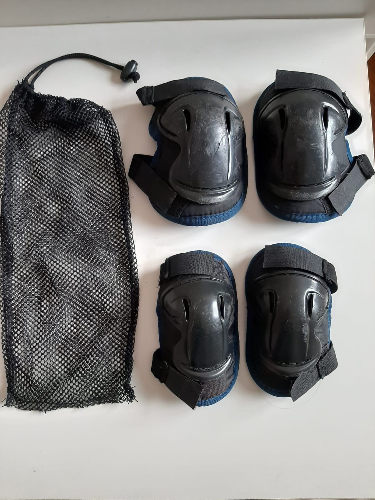 proteções joelhos e cotovelos Decathlon